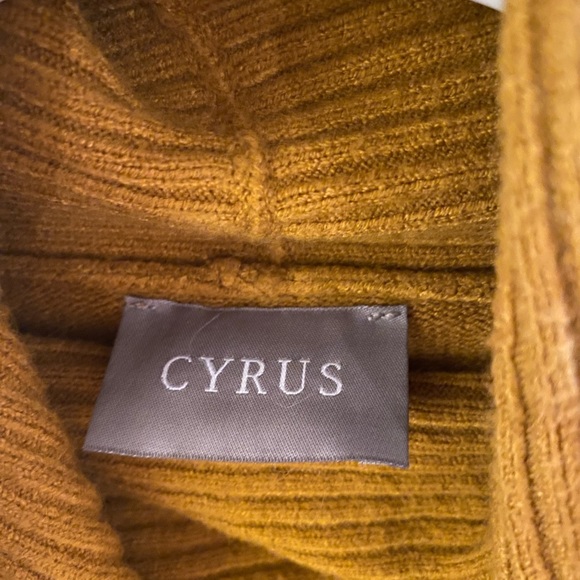 Cyrus brand lovely mustard coloured Womens tunic sweater. - Picture 3 of 6